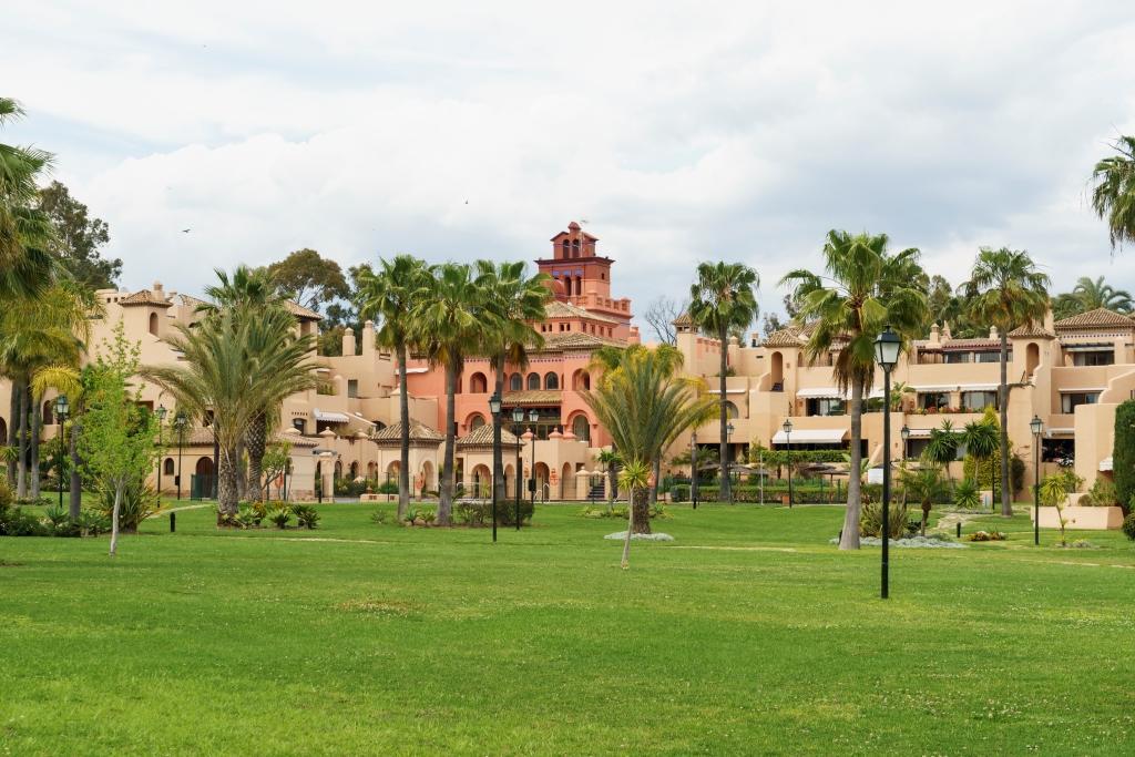 La Cartuja Del Golf Apartment เอสเตโปนา ภายนอก รูปภาพ